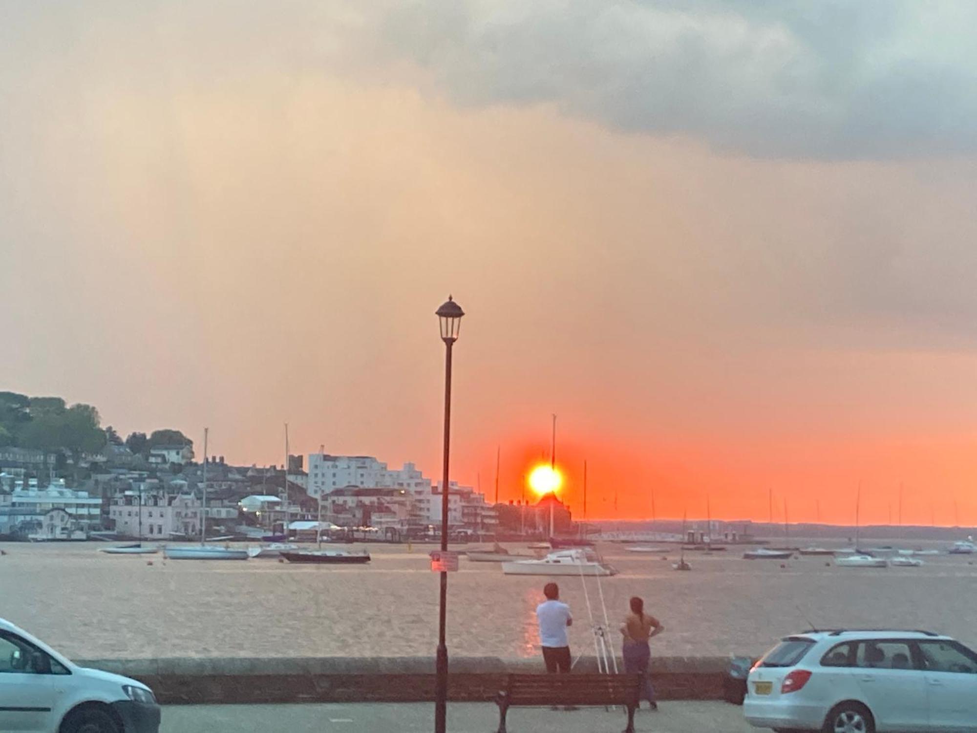 Cosy Coastguard Right Next To The Sea East Cowes